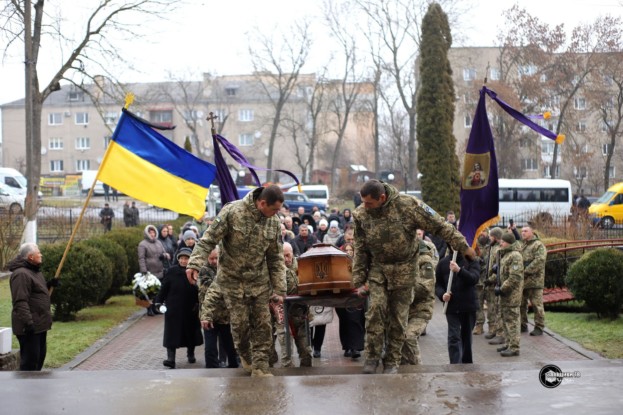 Громада на Тернопільщині віддала останню земну шану Герою, котрий загинув на війні проти держави-терориста