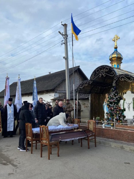 Ще одна громада на Тернопільщині попрощалася із загиблим Героєм